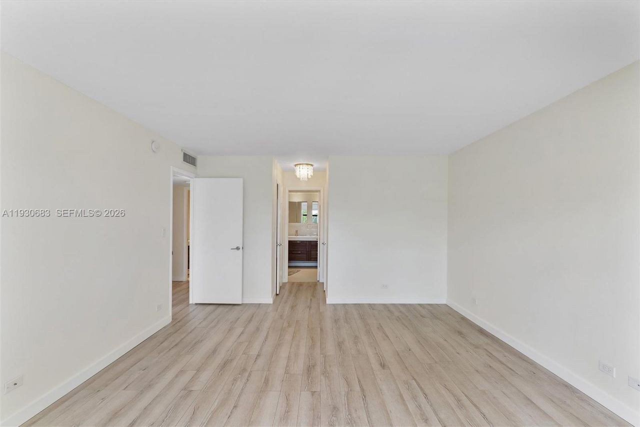 10101 E Bay Harbor Dr, Unit 206, Bay Harbor Islands, FL 33154 Photo