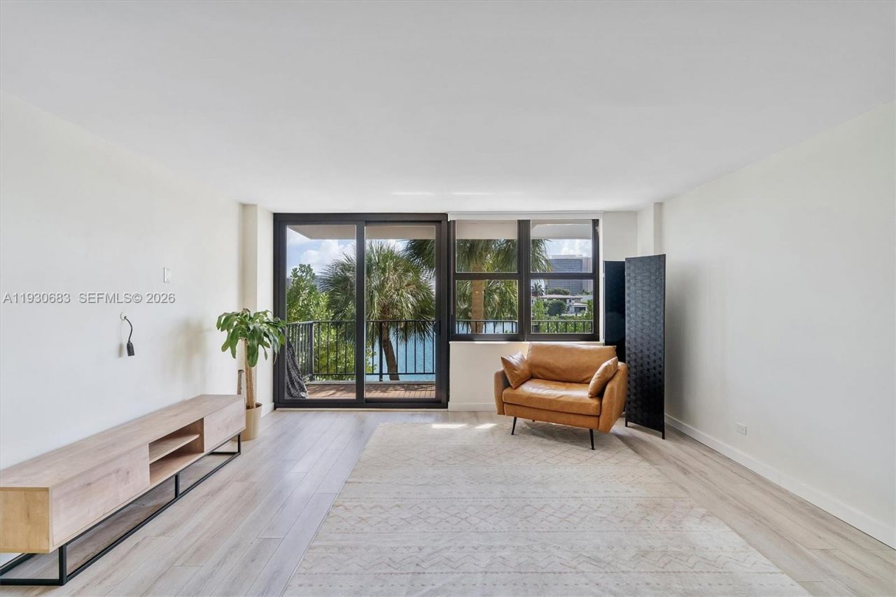 10101 E Bay Harbor Dr, Unit 206, Bay Harbor Islands, FL 33154 Photo