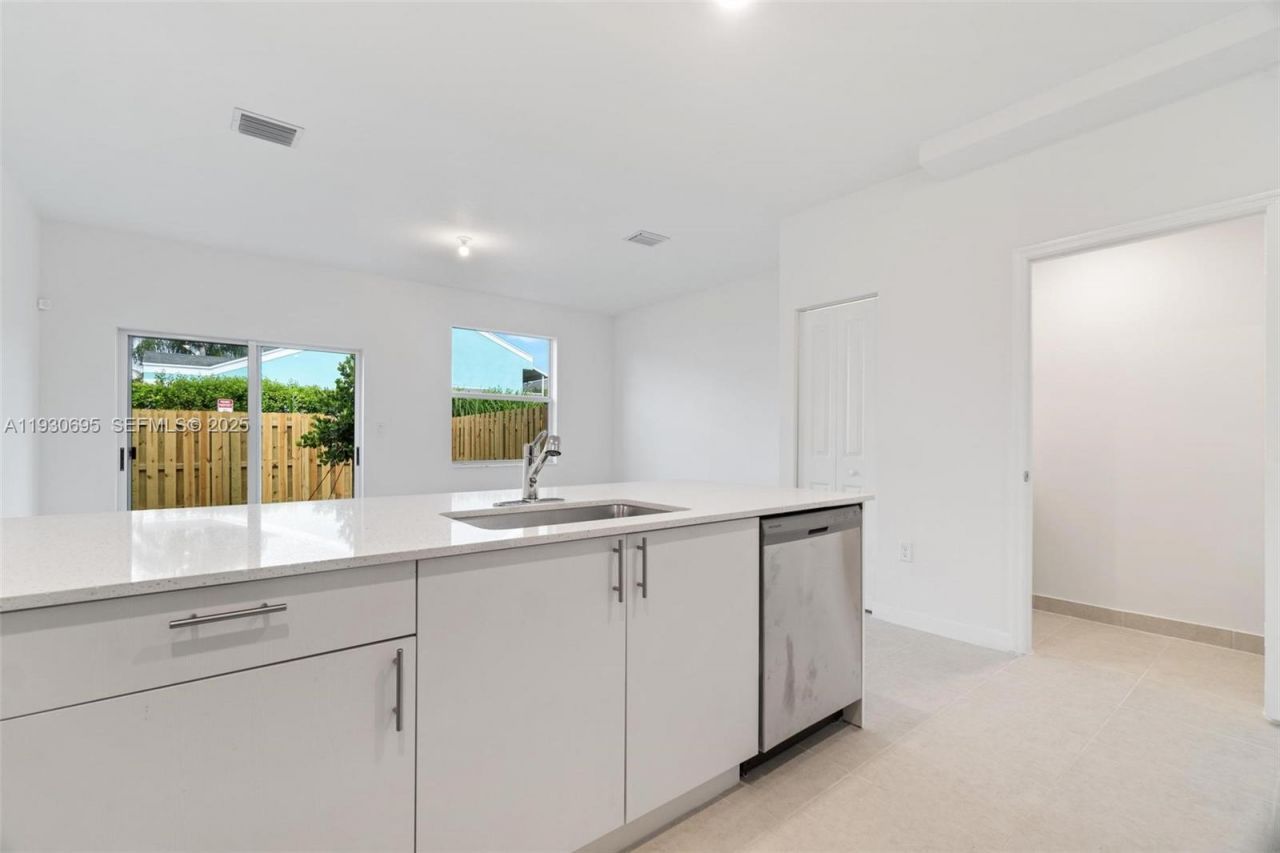 1870 SE 26th Ter, Homestead, FL 33035 Photo