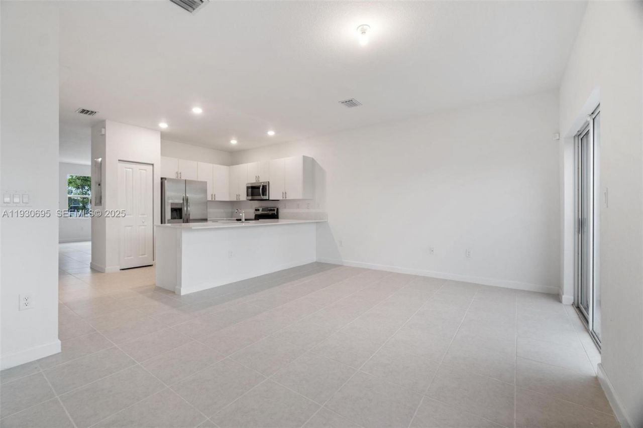 1870 SE 26th Ter, Homestead, FL 33035 Photo