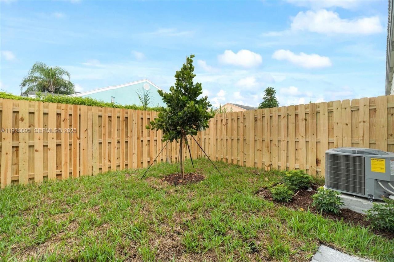 1870 SE 26th Ter, Homestead, FL 33035 Photo