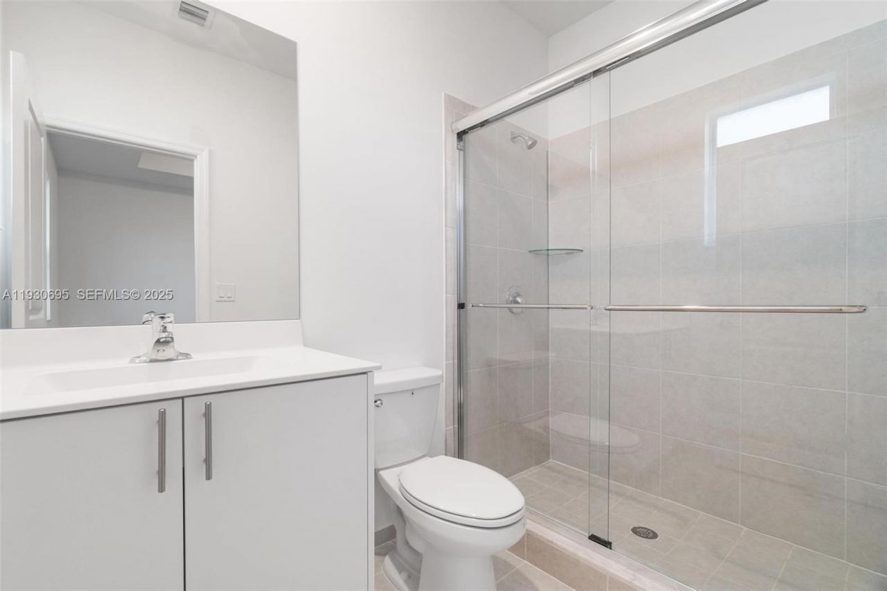 1870 SE 26th Ter, Homestead, FL 33035 Photo