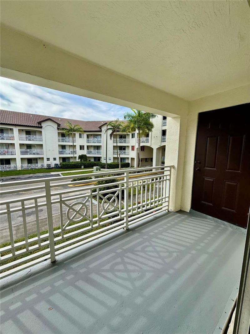 8851 NW 112th Ave, Unit 211, Doral, FL 33178 Photo