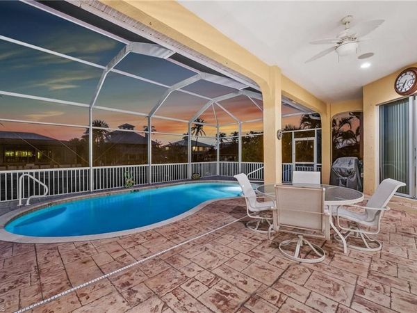 2372 Sapodilla LN, ST. JAMES CITY, FL 33956