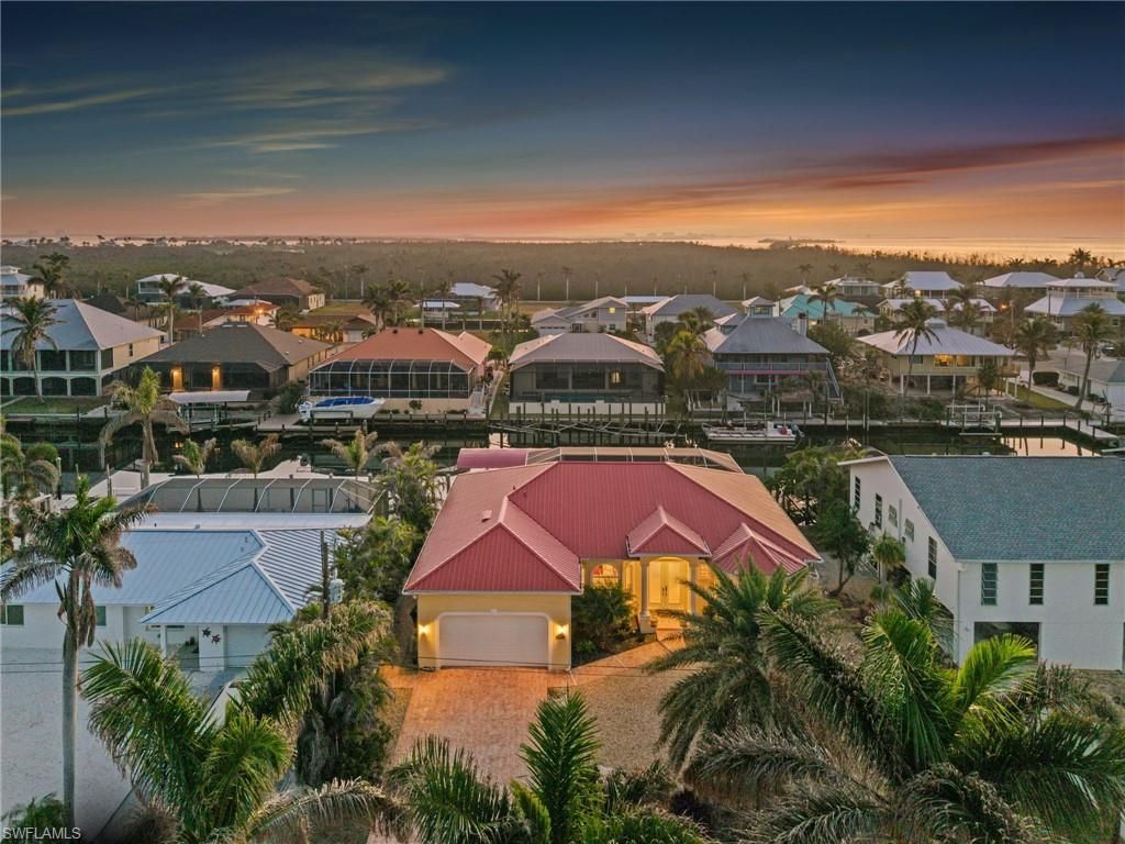 2372 Sapodilla Ln, Saint James City, FL 33956 Photo