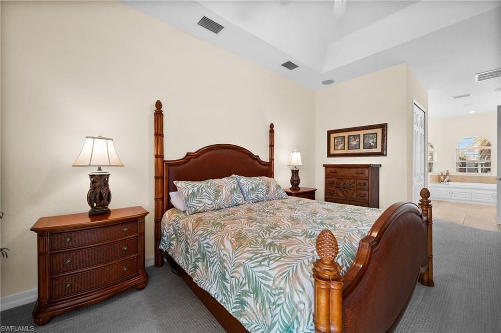 2372 Sapodilla Ln, Saint James City, FL 33956 Photo