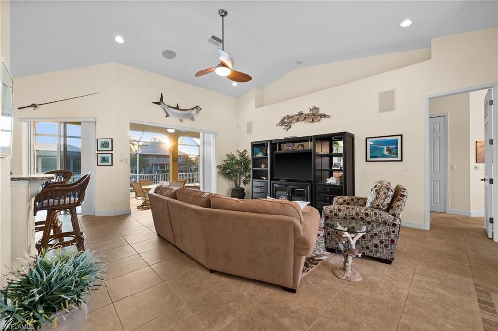 2372 Sapodilla Ln, Saint James City, FL 33956 Photo