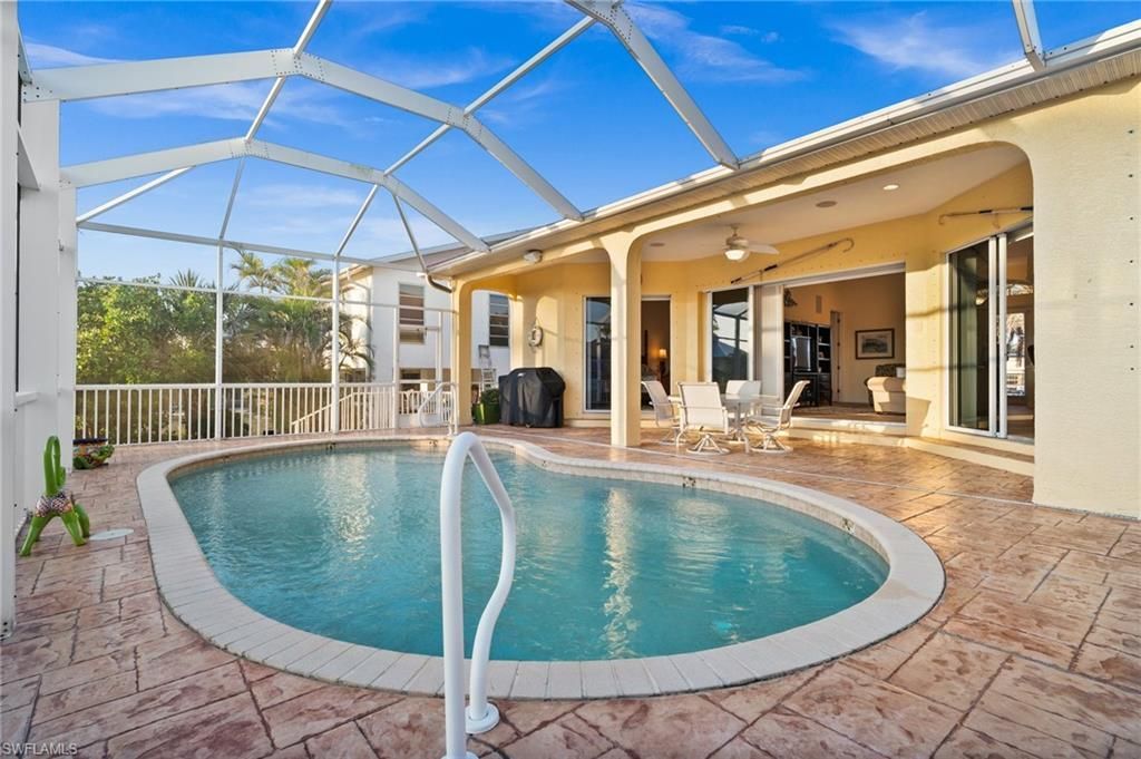 2372 Sapodilla Ln, Saint James City, FL 33956 Photo