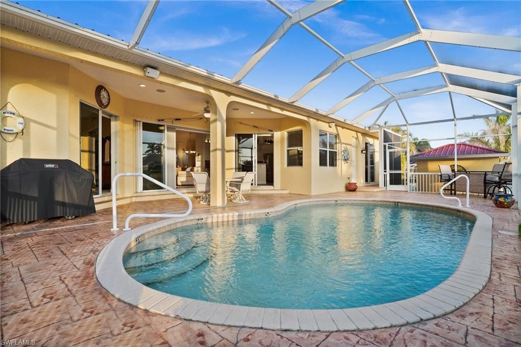 2372 Sapodilla Ln, Saint James City, FL 33956 Photo