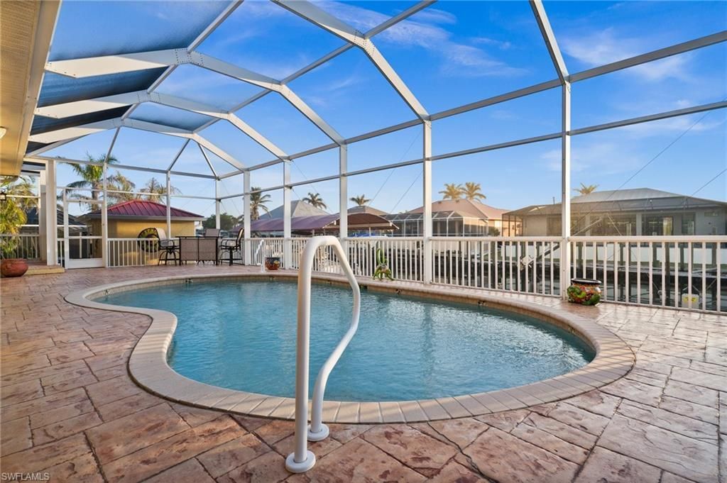 2372 Sapodilla Ln, Saint James City, FL 33956 Photo