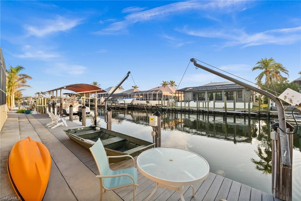 2372 Sapodilla Ln, Saint James City, FL 33956 Photo