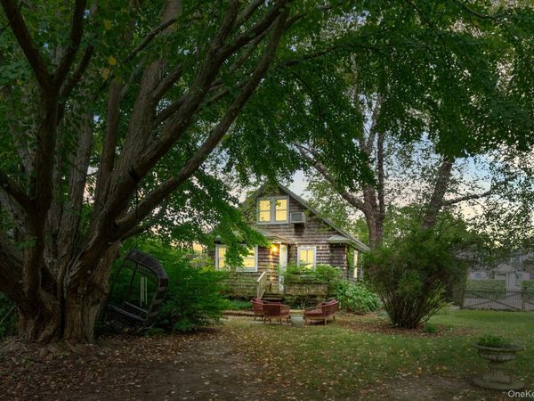 10 Pleasant, East Hampton, NY 11937