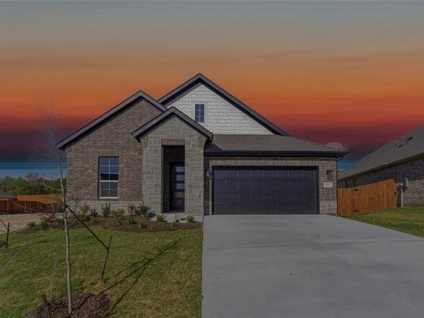 557 Waterford Park Boulevard, Weatherford, TX 76087