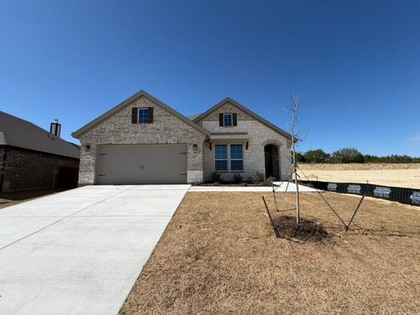 561 Waterford Park Boulevard, Weatherford, TX 76087