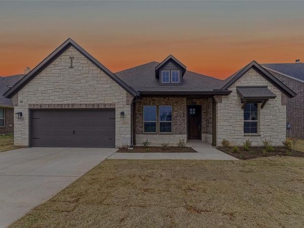 1121 Trinity Drive, Springtown, TX 76082