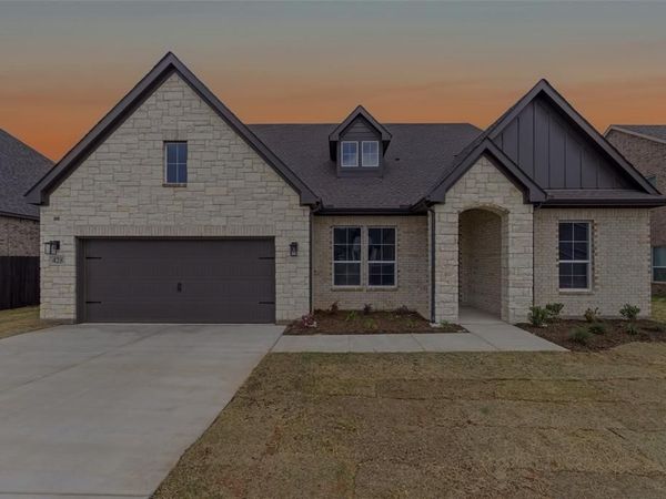 428 Guadeloupe Lane, Springtown, TX 76082