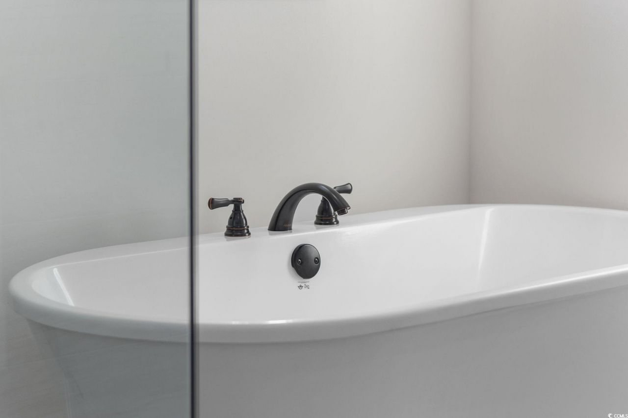 976 Farrow Pkwy. Photo 20