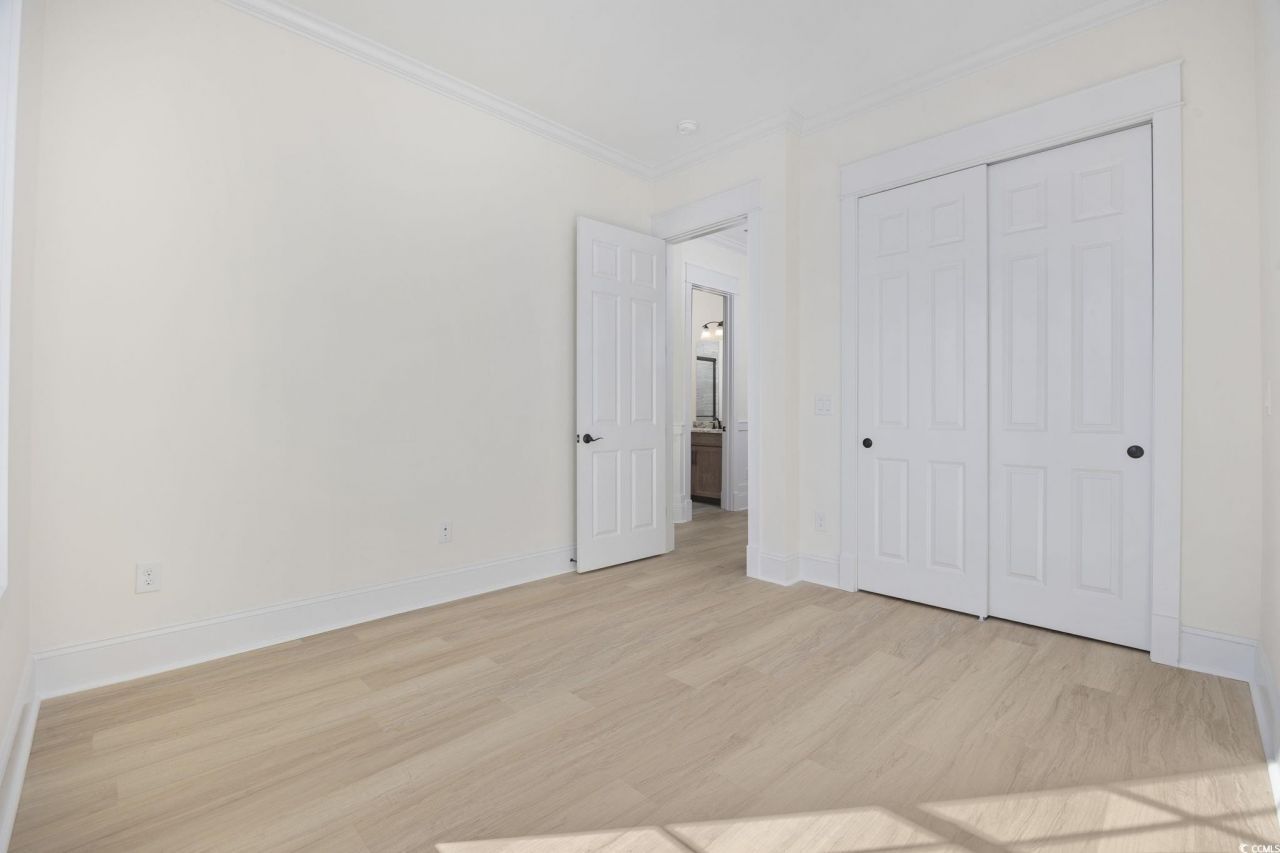 976 Farrow Pkwy. Photo 24