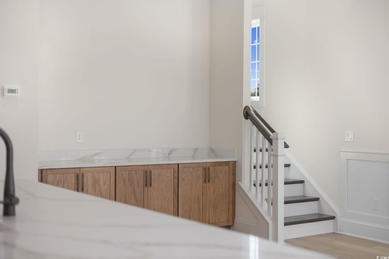 976 Farrow Pkwy. Photo 7