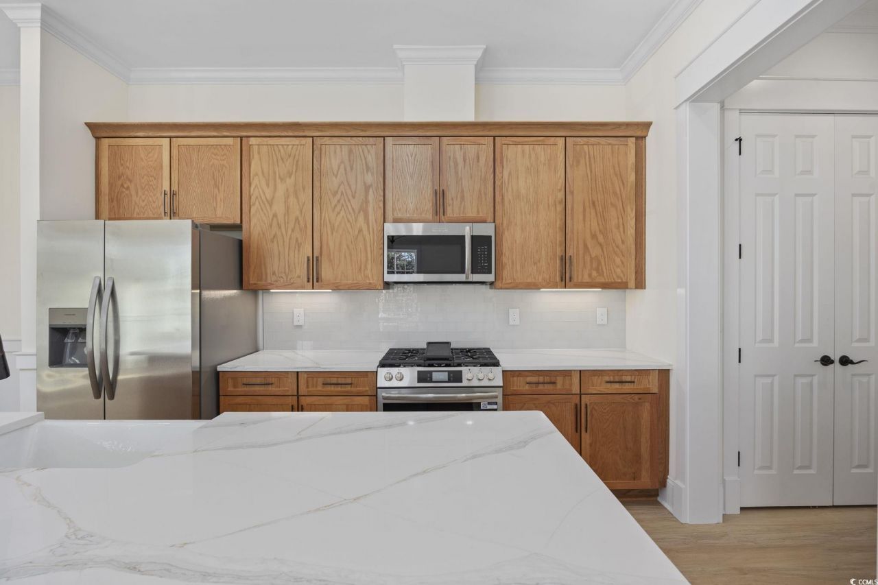 976 Farrow Pkwy. Photo 9