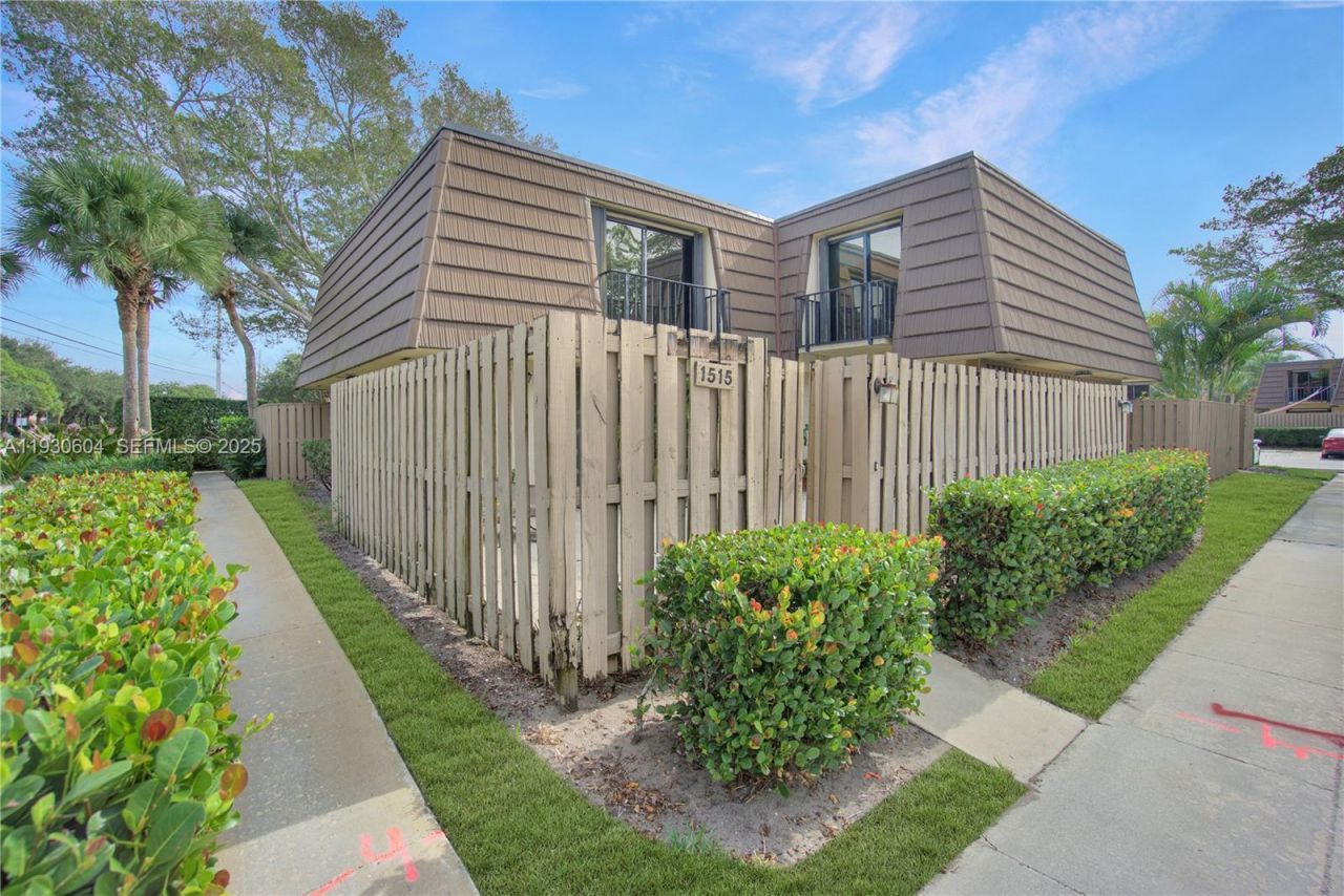 1515 15th Ct, Palm Beach Gardens, FL 33410 Photo