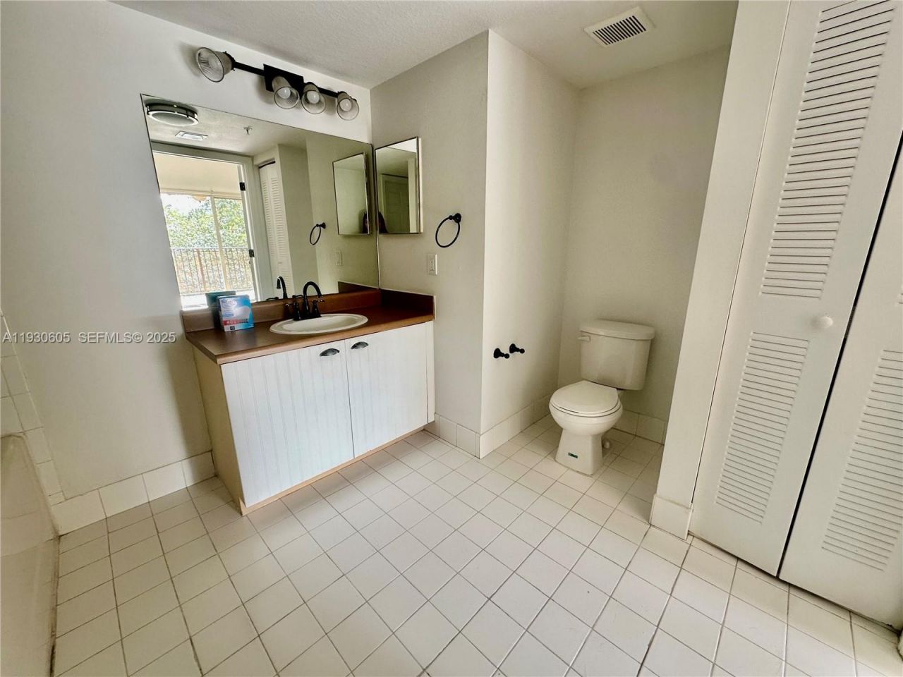 4190 San Marino Blvd, Unit 303, West Palm Beach, FL 33409 Photo