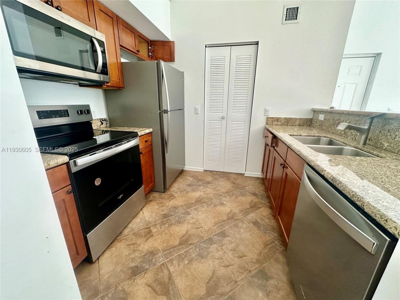 4190 San Marino Blvd, Unit 303, West Palm Beach, FL 33409 Photo