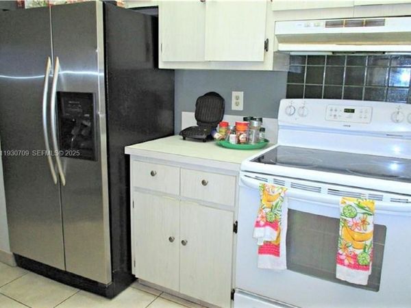 2451 NW 41st Ave, Unit 302, Lauderhill, FL 33313