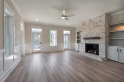 982 Farrow Pkwy. photo 4