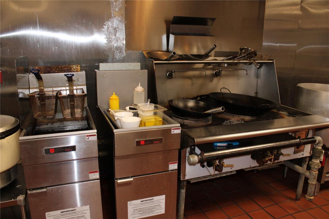 5399 Commercial Way, Spring Hill, FL 34606 Photo