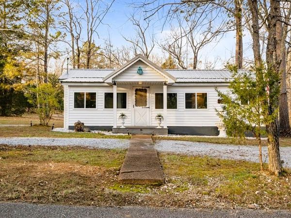 62 Foster Dr, Camden, TN 38320