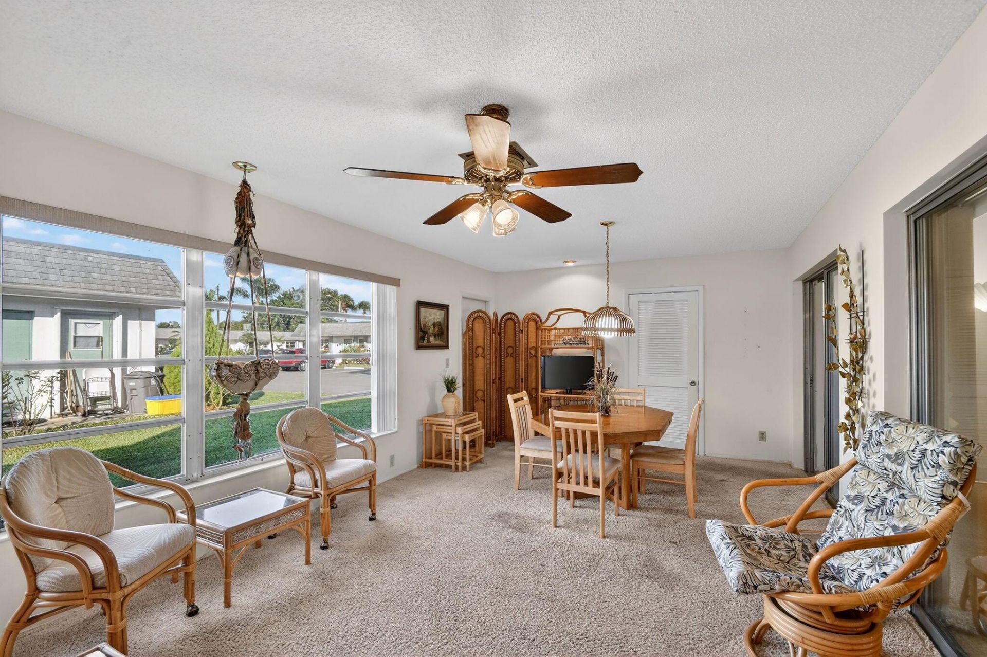 2638 Gately Drive E, Unit 90, West Palm Beach, FL 33415 Photo