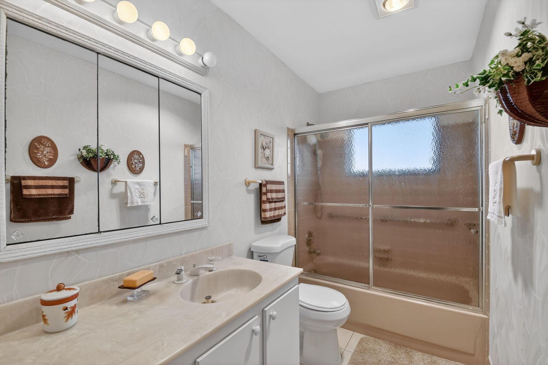 2638 Gately Drive E, Unit 90, West Palm Beach, FL 33415 Photo