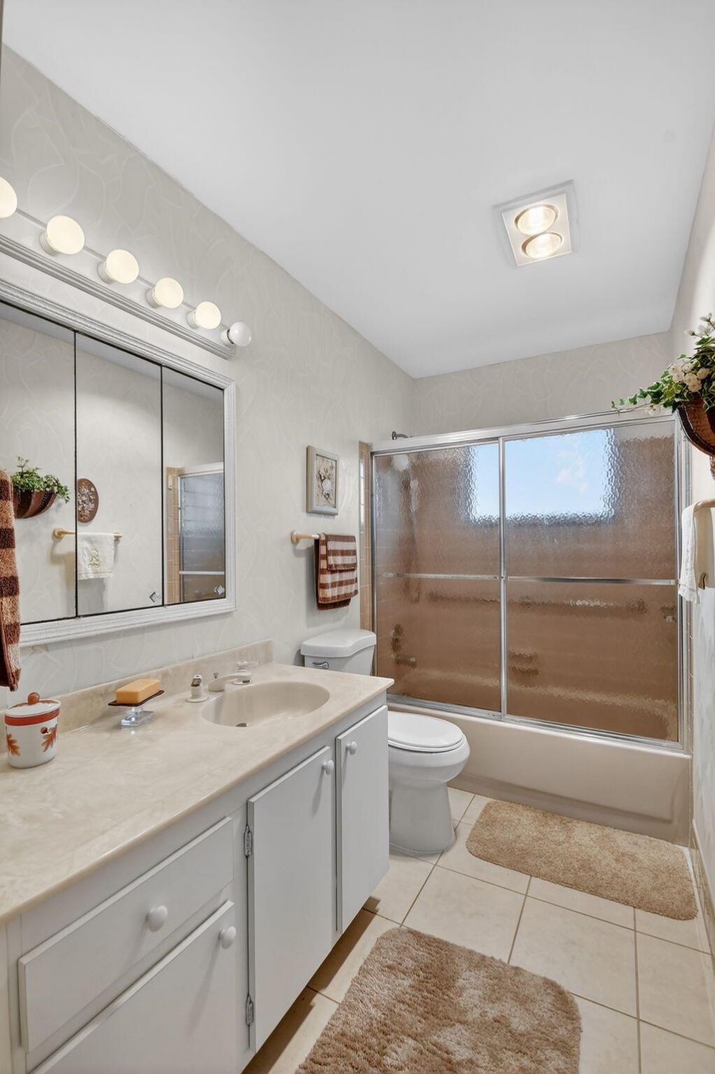 2638 Gately Drive E, Unit 90, West Palm Beach, FL 33415 Photo