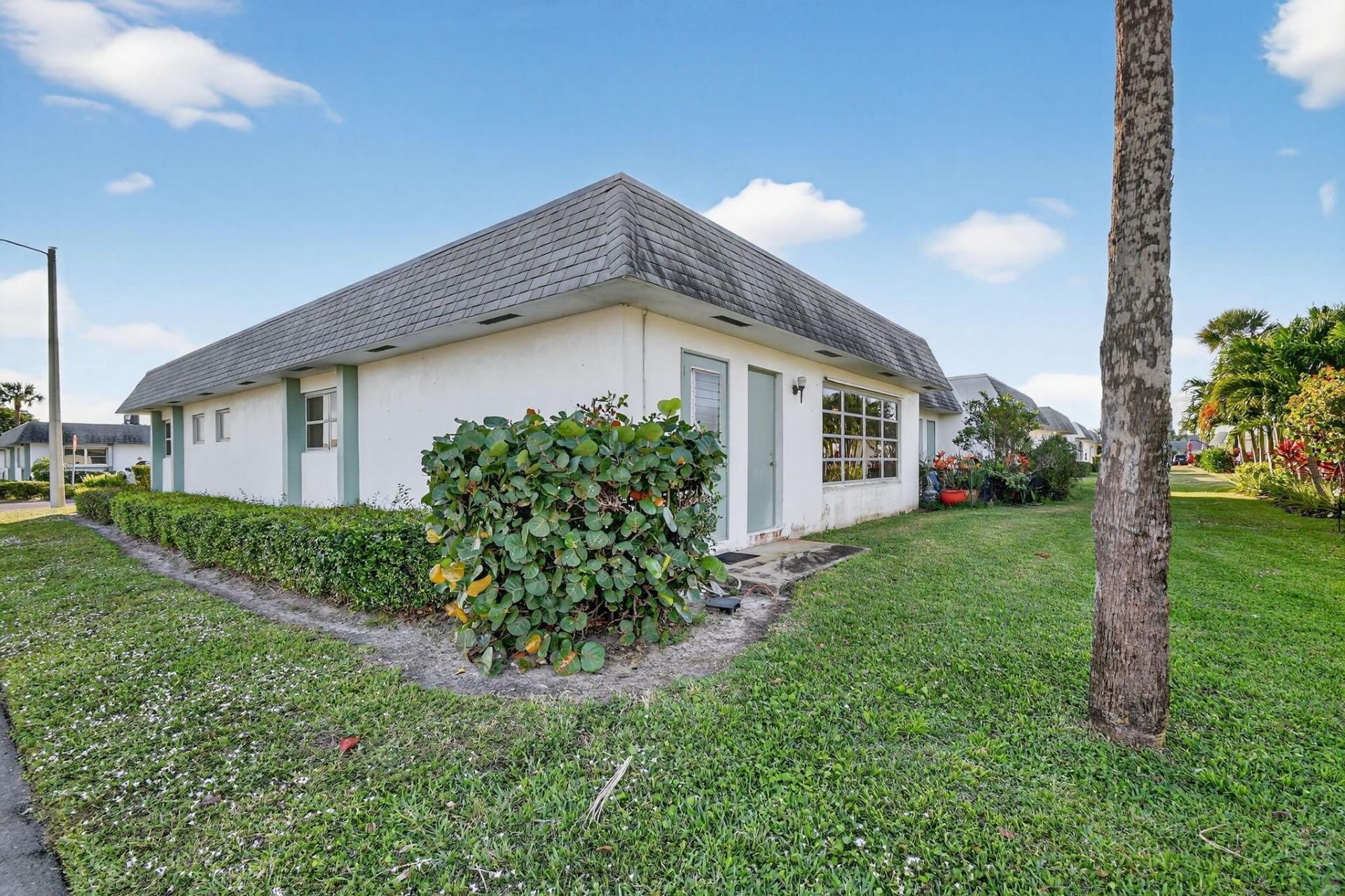 2638 Gately Drive E, Unit 90, West Palm Beach, FL 33415 Photo