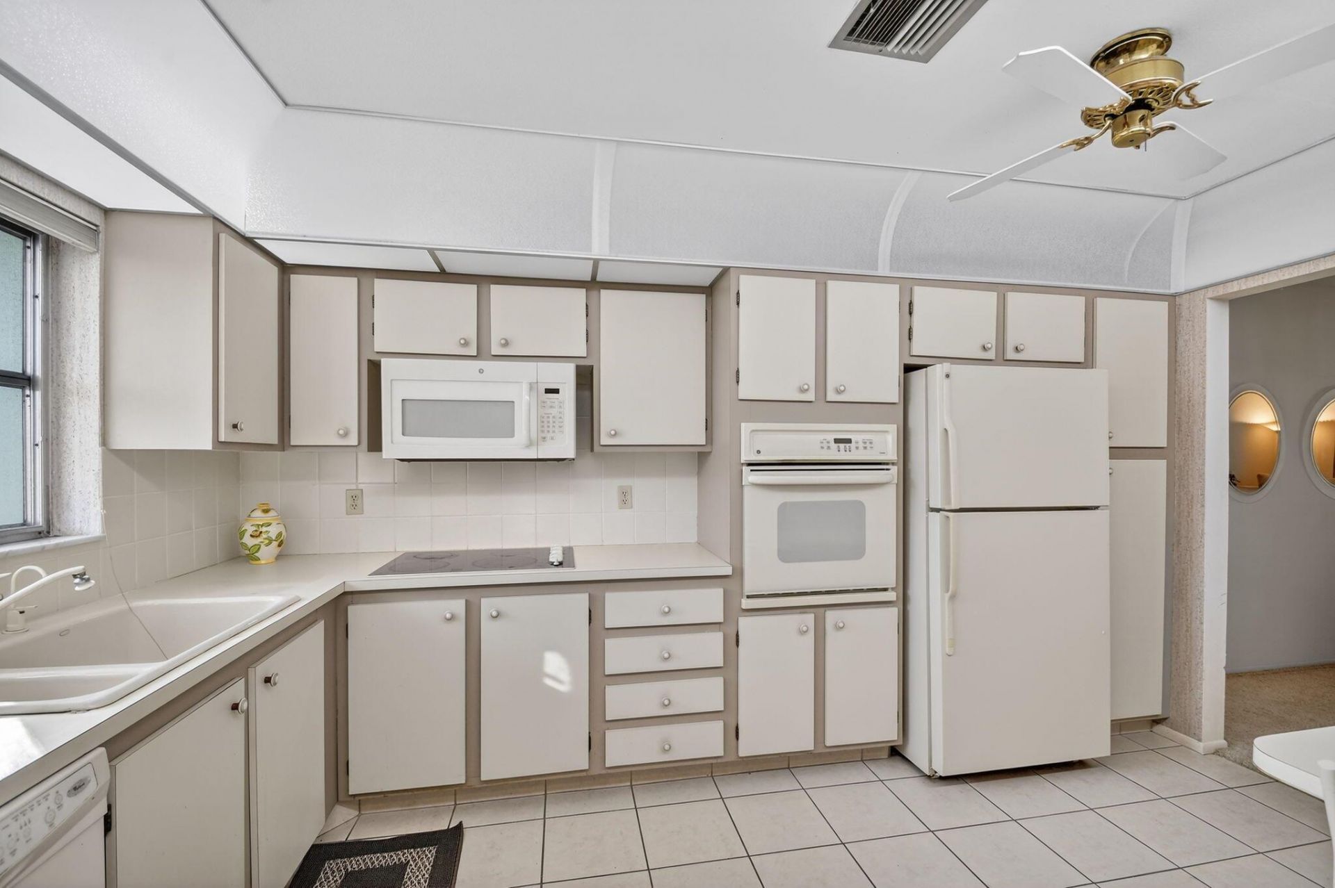 2638 Gately Drive E, Unit 90, West Palm Beach, FL 33415 Photo