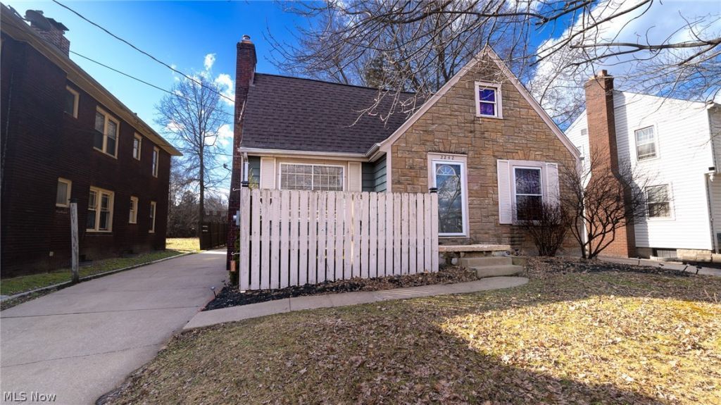 2242 Cordova Avenue, Youngstown, OH 44504 Main Photo