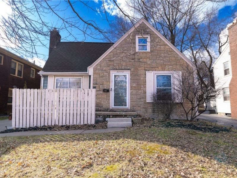 2242 Cordova Avenue, Youngstown, OH 44504 Photo 2