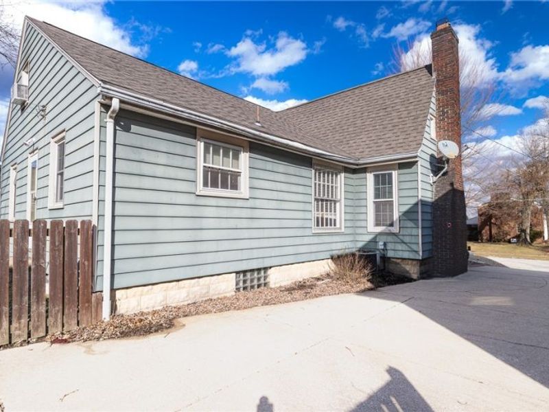 2242 Cordova Avenue, Youngstown, OH 44504 Photo 3