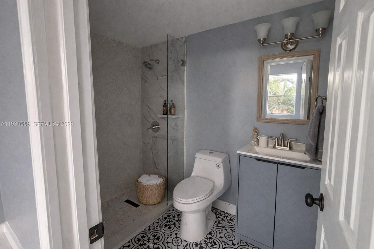 1027 Pennsylvania Ave, Unit 302, Miami Beach, FL 33139 Photo