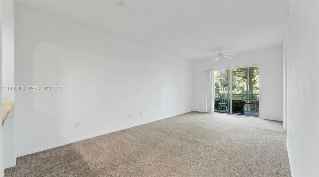 3600 Oaks Clubhouse Dr , Unit 103, Pompano Beach, FL 33069 Photo