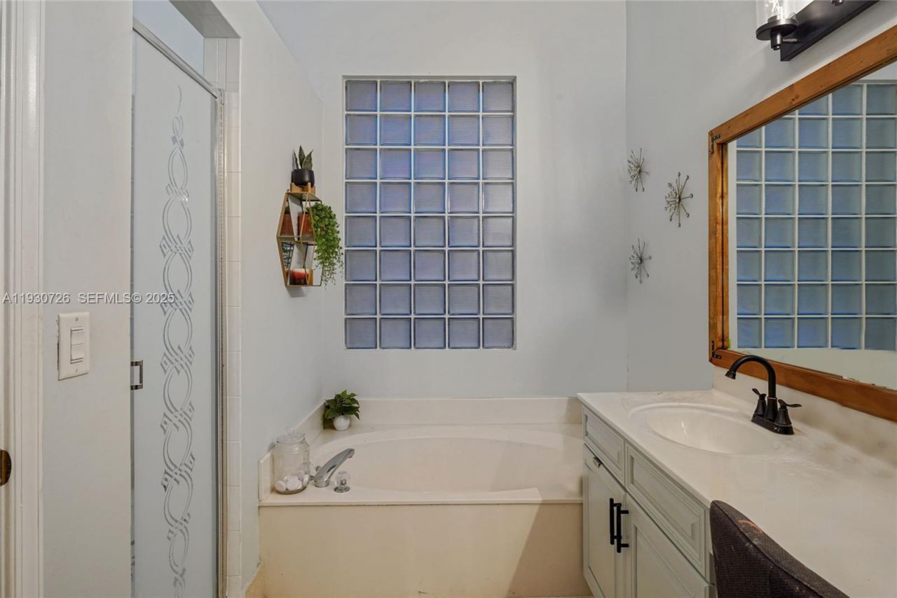 1491 NW 159th Ave, Pembroke Pines, FL 33028 Photo