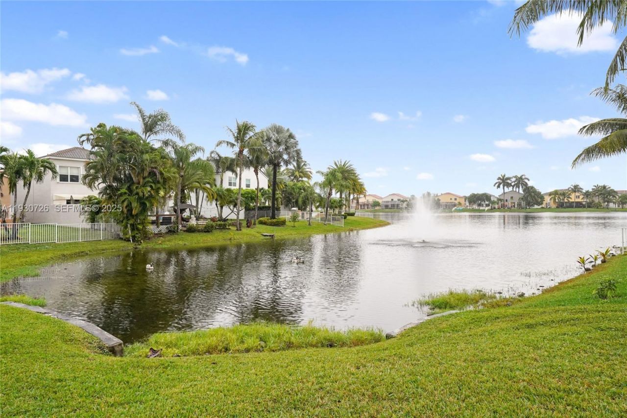 1491 NW 159th Ave, Pembroke Pines, FL 33028 Photo