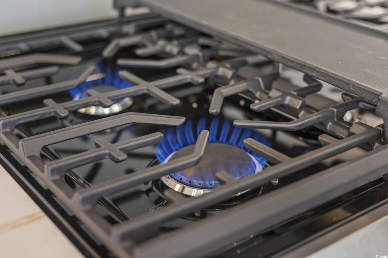 976 Farrow Pkwy. Photo 10