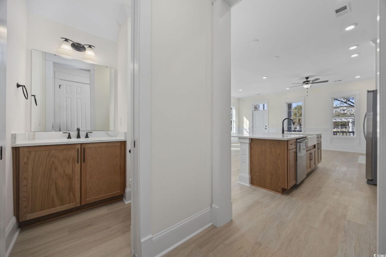 976 Farrow Pkwy. Photo 11