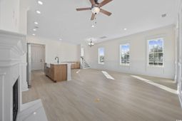 976 Farrow Pkwy. photo 4