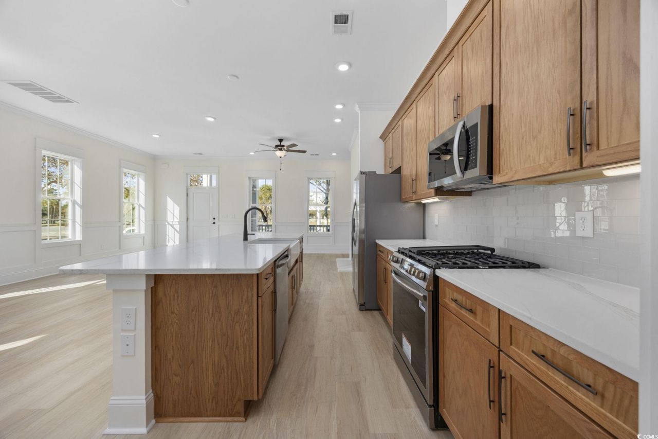 976 Farrow Pkwy. Photo 7