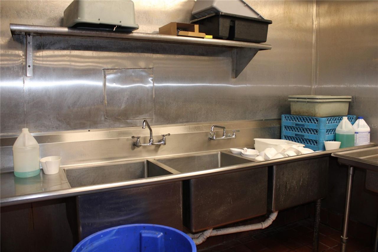 Commercial Way, Spring Hill, FL 34606 Photo