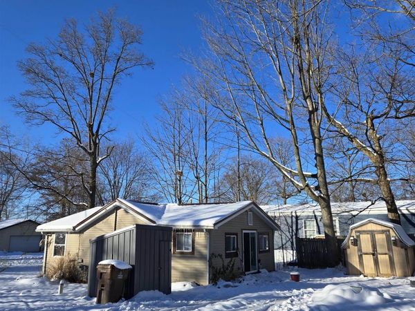 2695 Ovid Street, Crystal, MI 48818