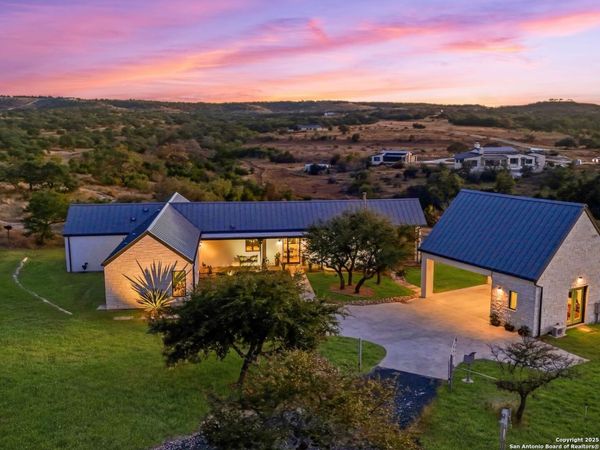 577 Cattle Creek Rd, Johnson City, TX 78636